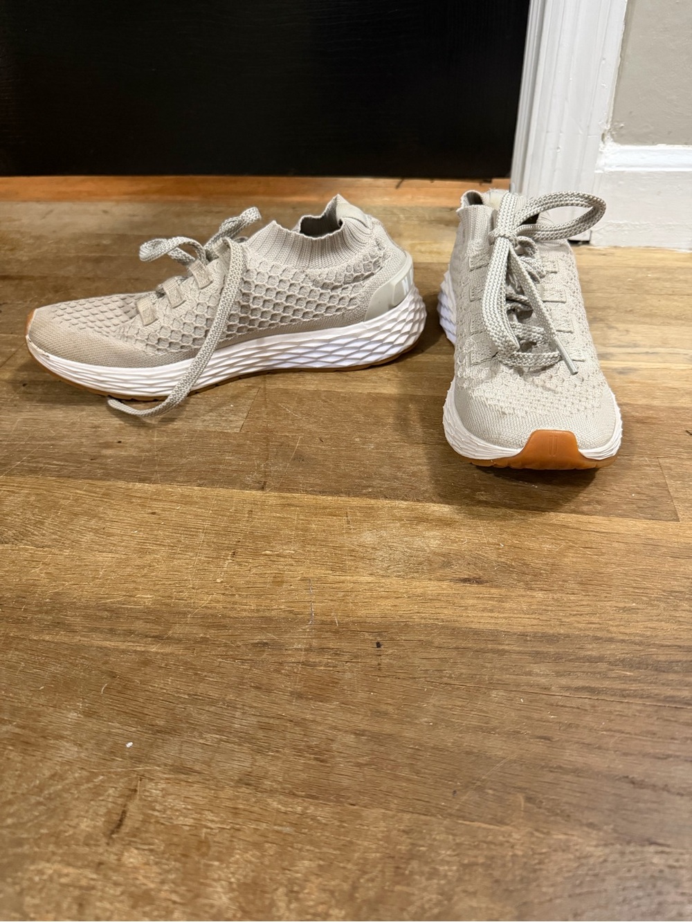 Womens sneaker Knit Lace-Up Sneakers in Light Beige